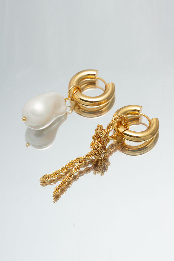 Unique Asymmetrical Gold Rope Chain Baroque Pearl Drop Earrings