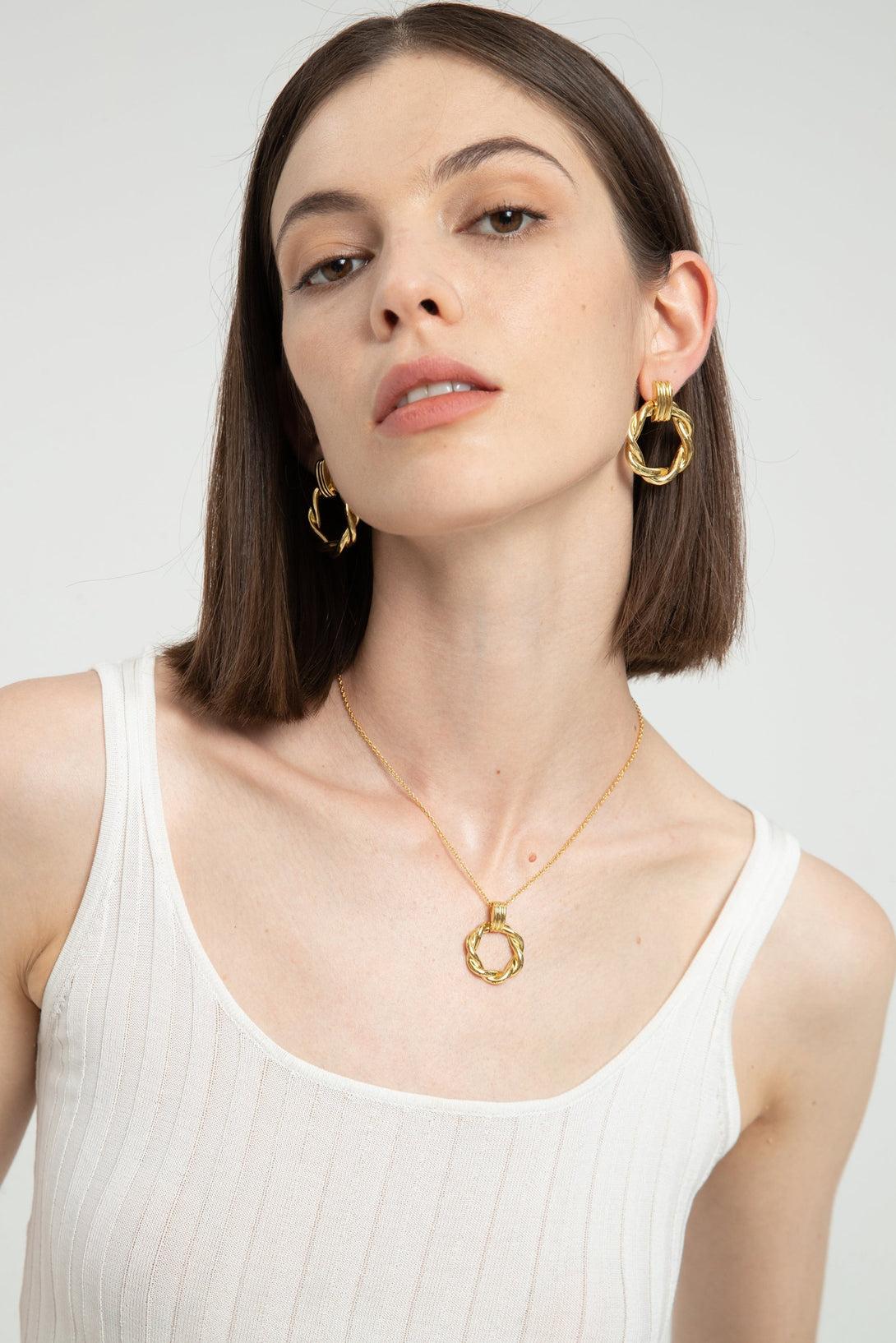 Eléa Gold Twisted Hoop Pendant Necklace - Classicharms