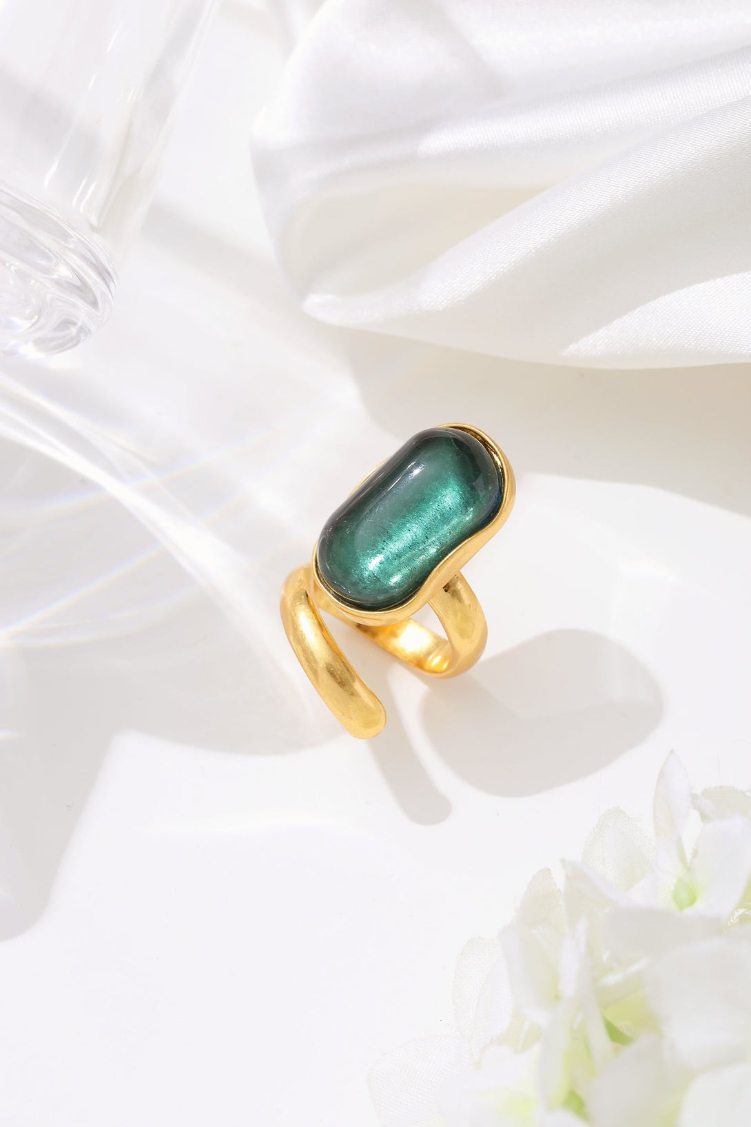 Vintage Inspired Emerald Green Cocktail Ring - Classicharms