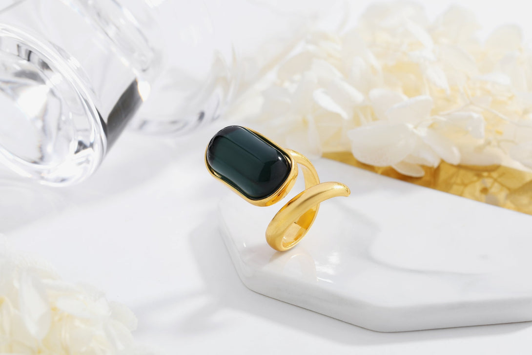 Vintage Inspired Emerald Green Cocktail Ring - Classicharms